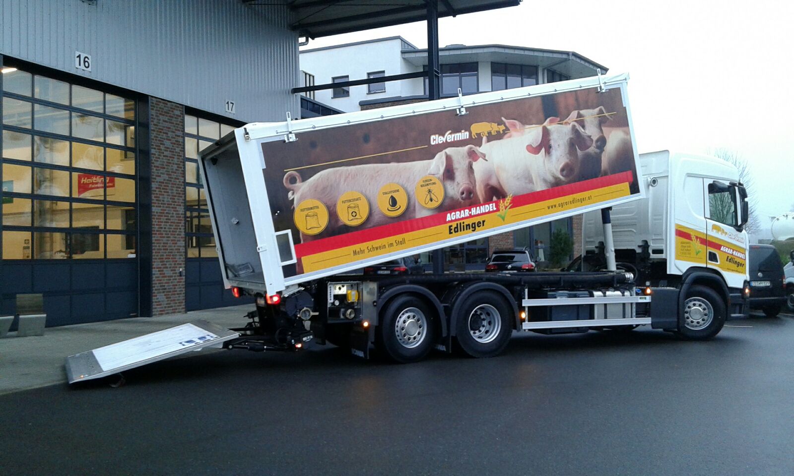 Neuer LKW